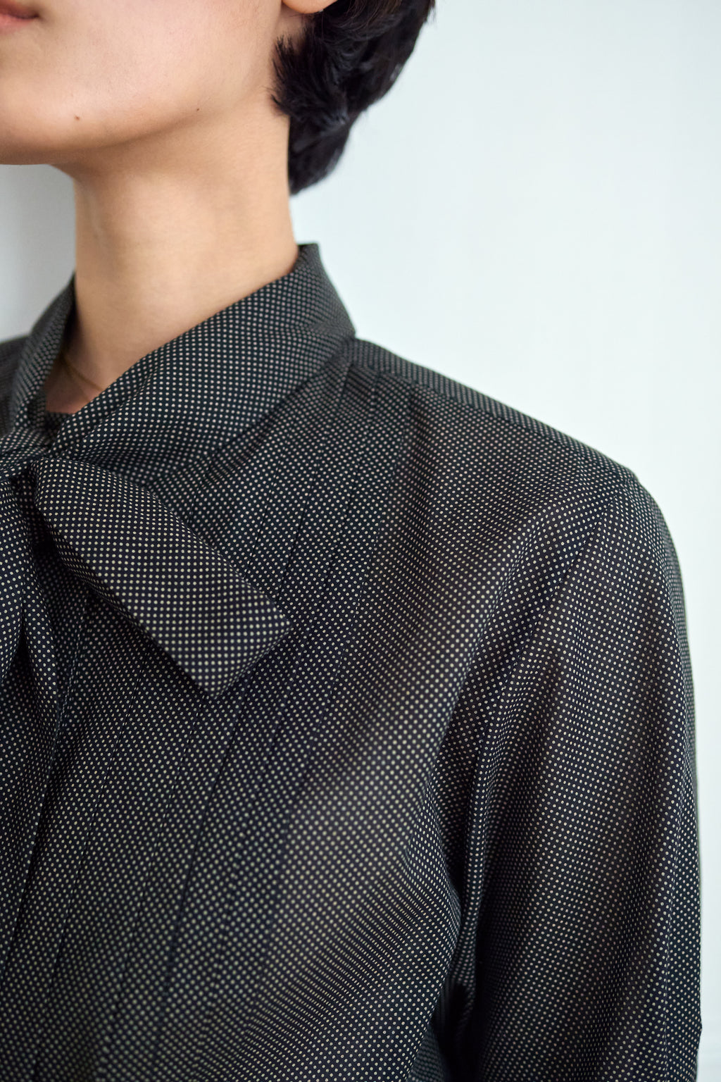 ジンタンドット　ボウタイブラウス