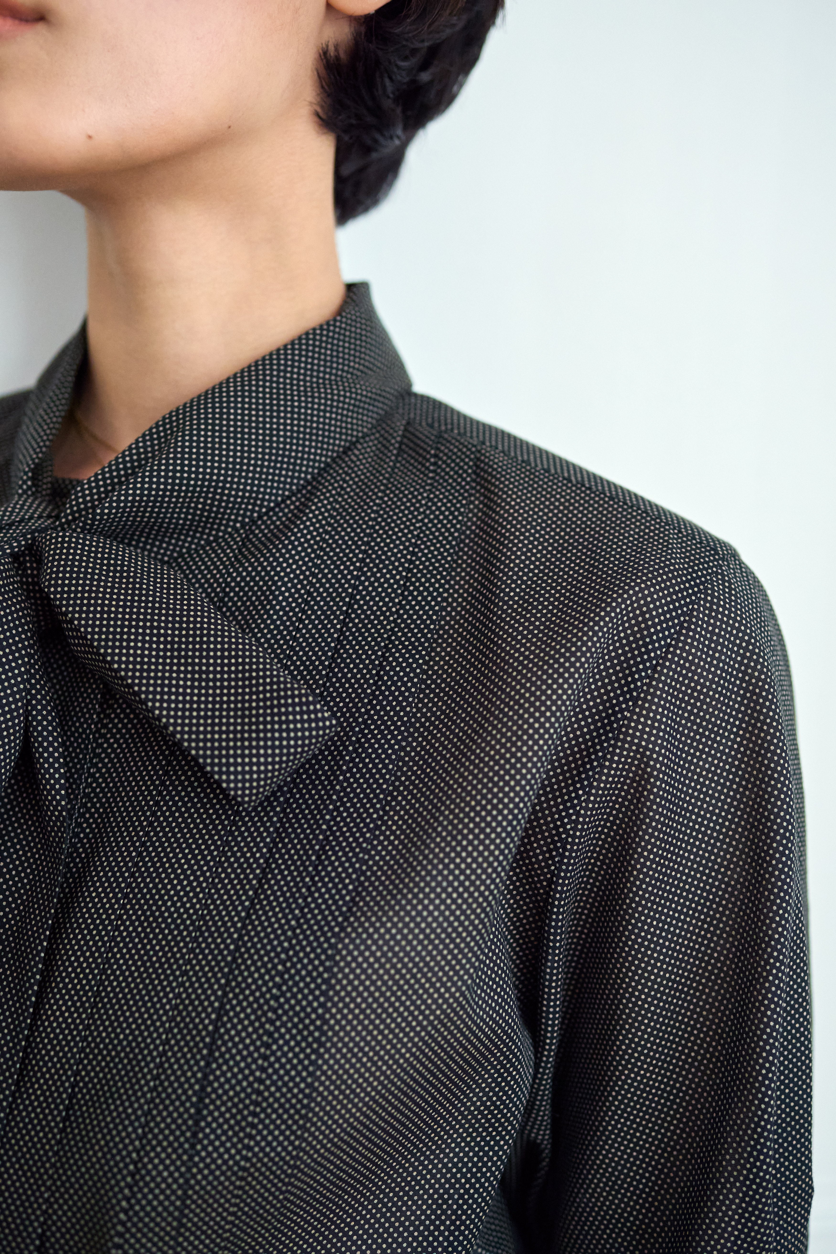 ジンタンドット　ボウタイブラウス