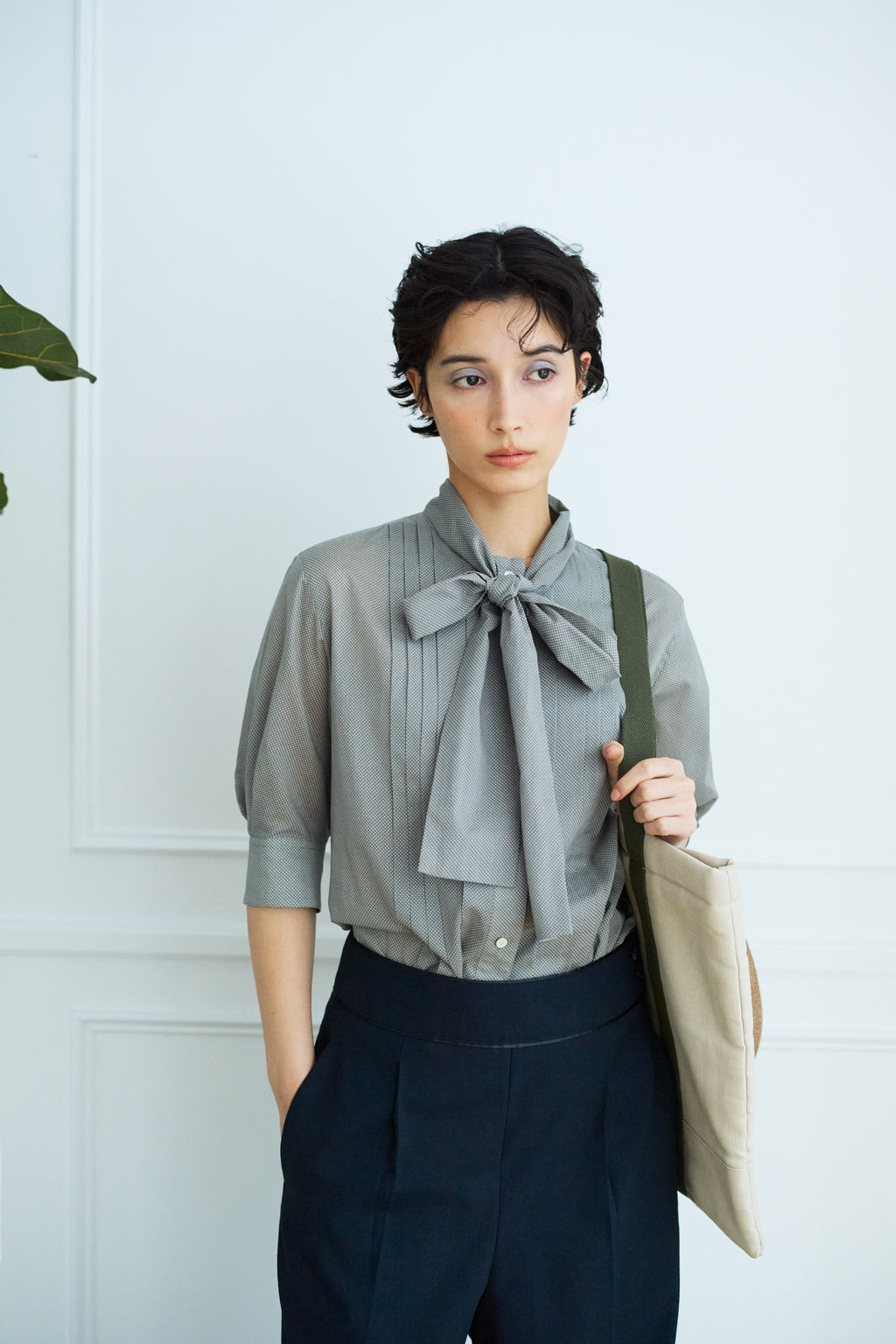 ジンタンドット　ボウタイブラウス